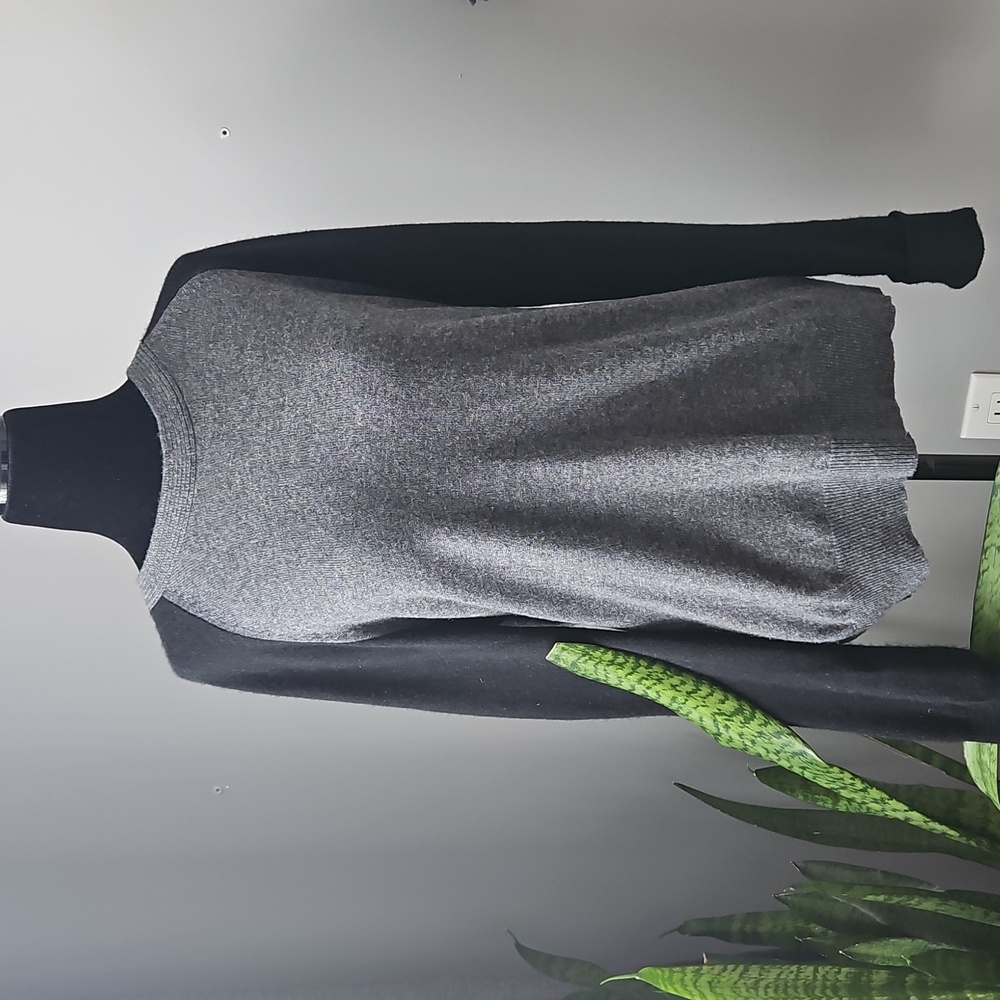 Theory Donnere Cashmere Crew Neck Sweater Heather Grey